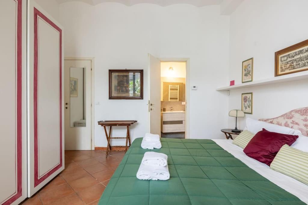 Colosseum Charming Apartment Roma Ngoại thất bức ảnh