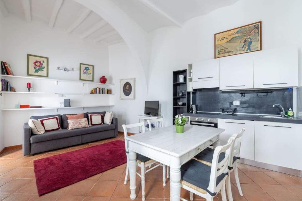Colosseum Charming Apartment Roma Ngoại thất bức ảnh