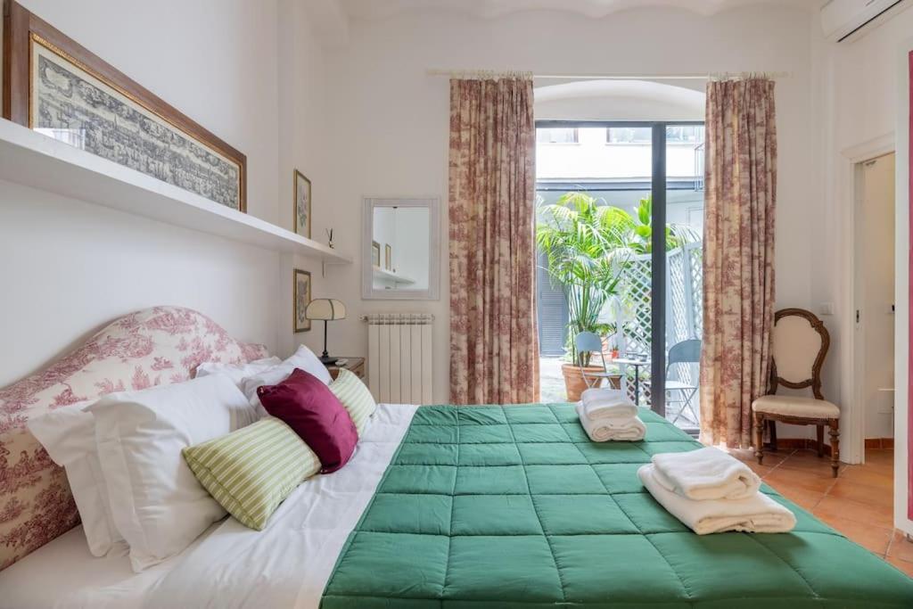 Colosseum Charming Apartment Roma Ngoại thất bức ảnh